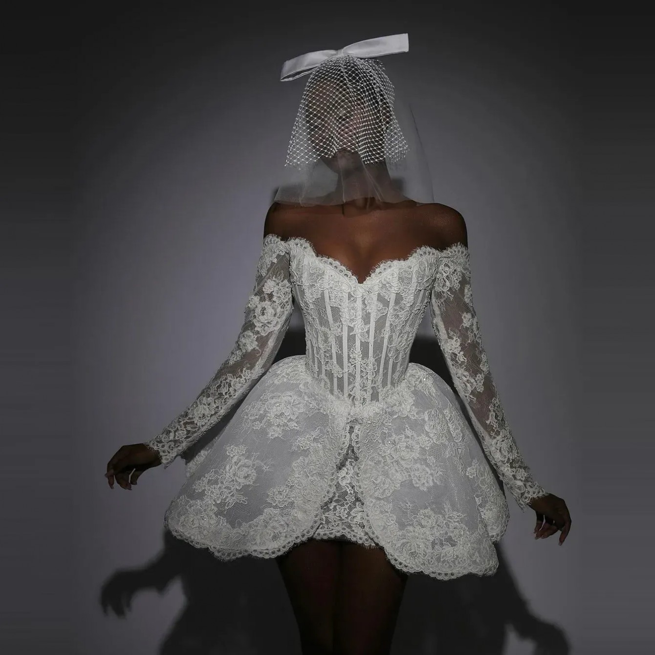 Classic Basque Waist Lace Short Wedding Dress With Long Sleeves Sexy Off Shoulder White Plus Size Mini Bridal Gowns Saudi Arabic Puff Reception Dress For Bride DL0288