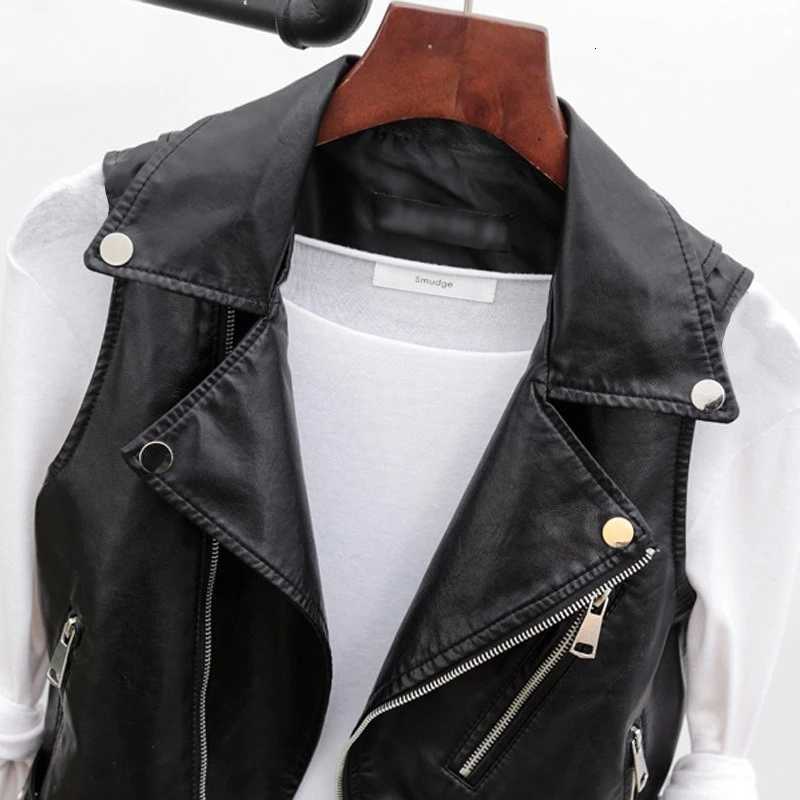 Autumn New Leather Vest Womens Short Sleeveless Leather Jacket PU Shoulder Cut Small Belt Leather JacketT251129