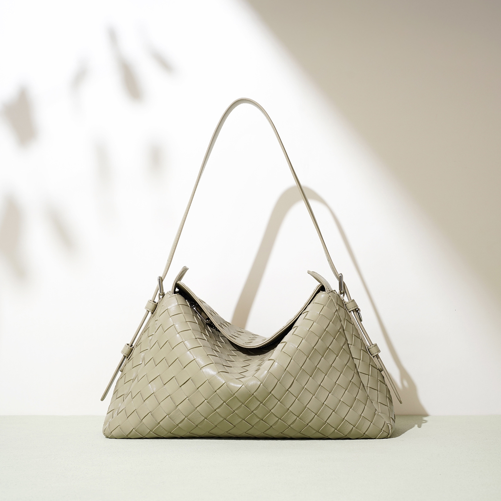 Designer Bag Luxury Handbag New Shoulder Niche Cowhide Diamond Grid Crossbody Bag Women S High End Fashion Genuine Leather Woven Handbag Ophida Bag