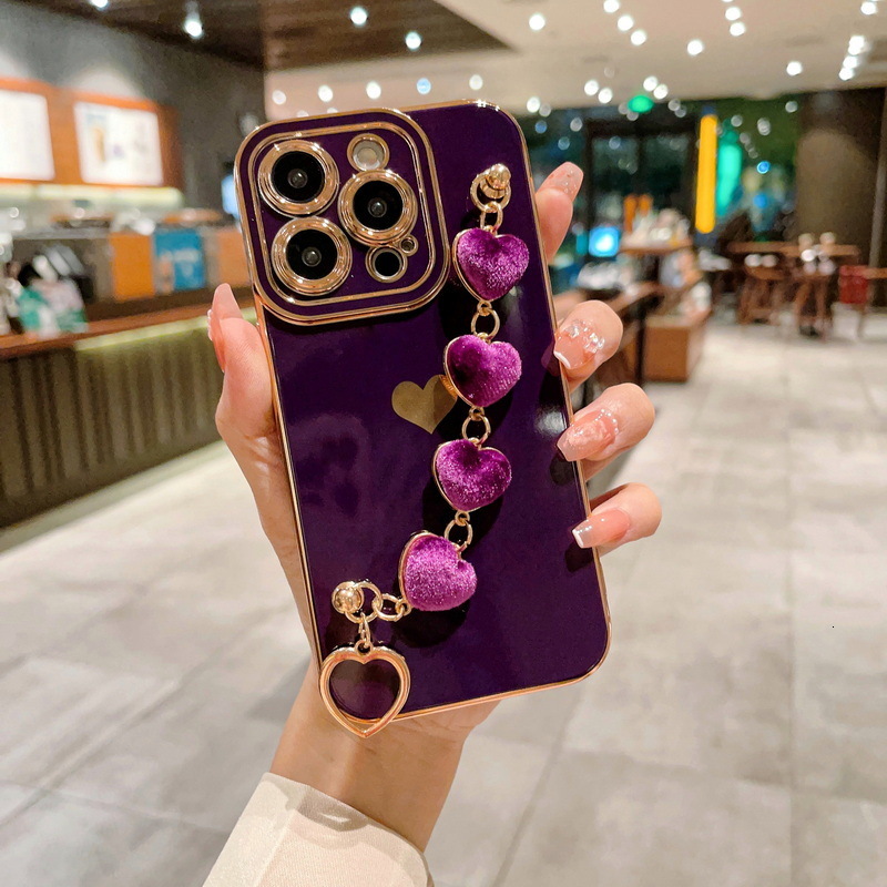 Heart Phone Case iPhone 17 Pro Max Heart Bracelet Electroplated Protective Case Compatible with Apple 16 Pro