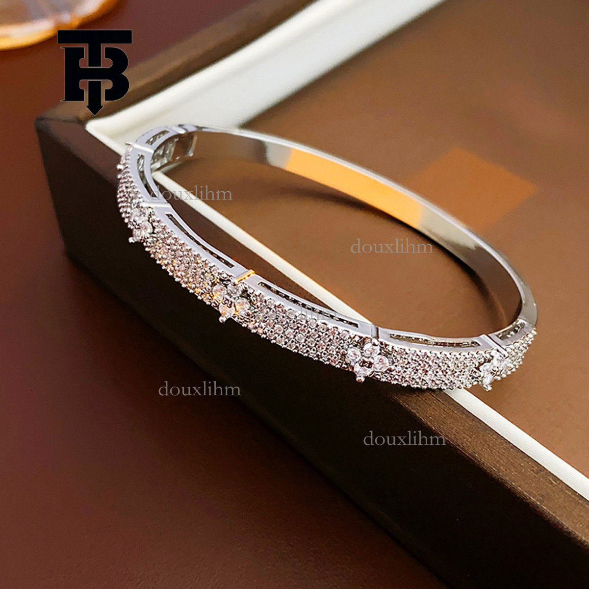 TB BHULAMTE Designer Luxury All Diamond Women's Bracelet Micro Inlaid Zirconia Flower Fashion Trend Personality High End Sense Bracelet Elegant V
