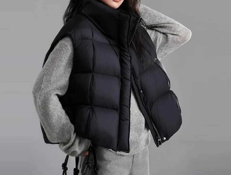 Winter 2025 Short Stand Up Collar Thickened Down Vest for Women Wearing Casual Warm Bread VestT251129