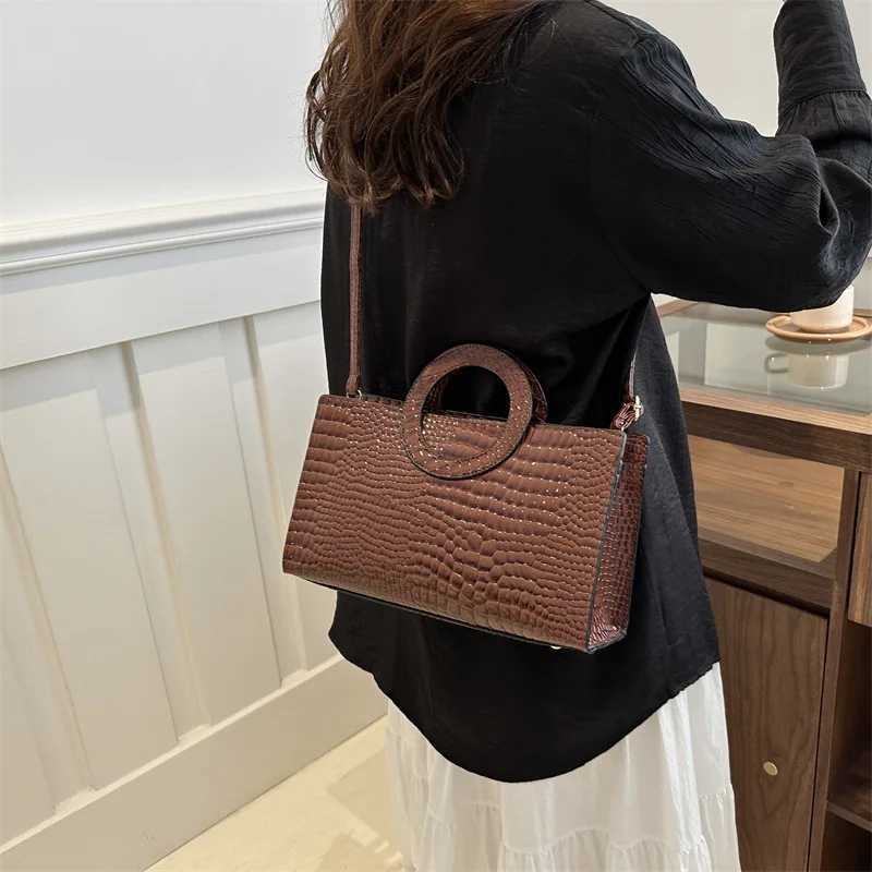 Crocodile Pattern Leisure 2023 New in Large Capacity Commuting Retro Single Shoulder Diagonal Straddle Womens Armpit Hand Bag K251128
