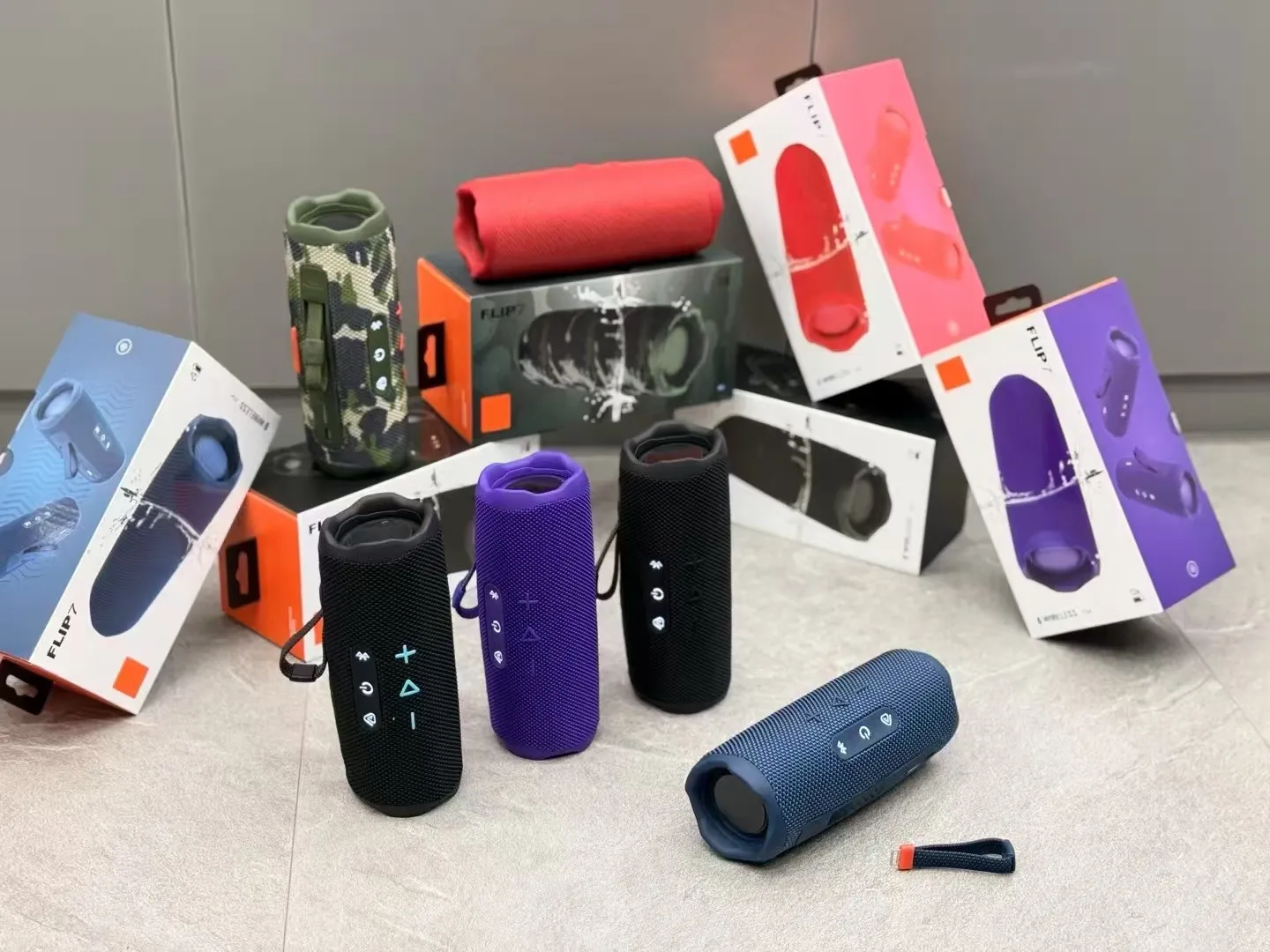 Bluetooth Speaker Flip 7 powerful sound and deep bass, IPX7 waterproof +Dustproof can be used for home and outdoor speaker