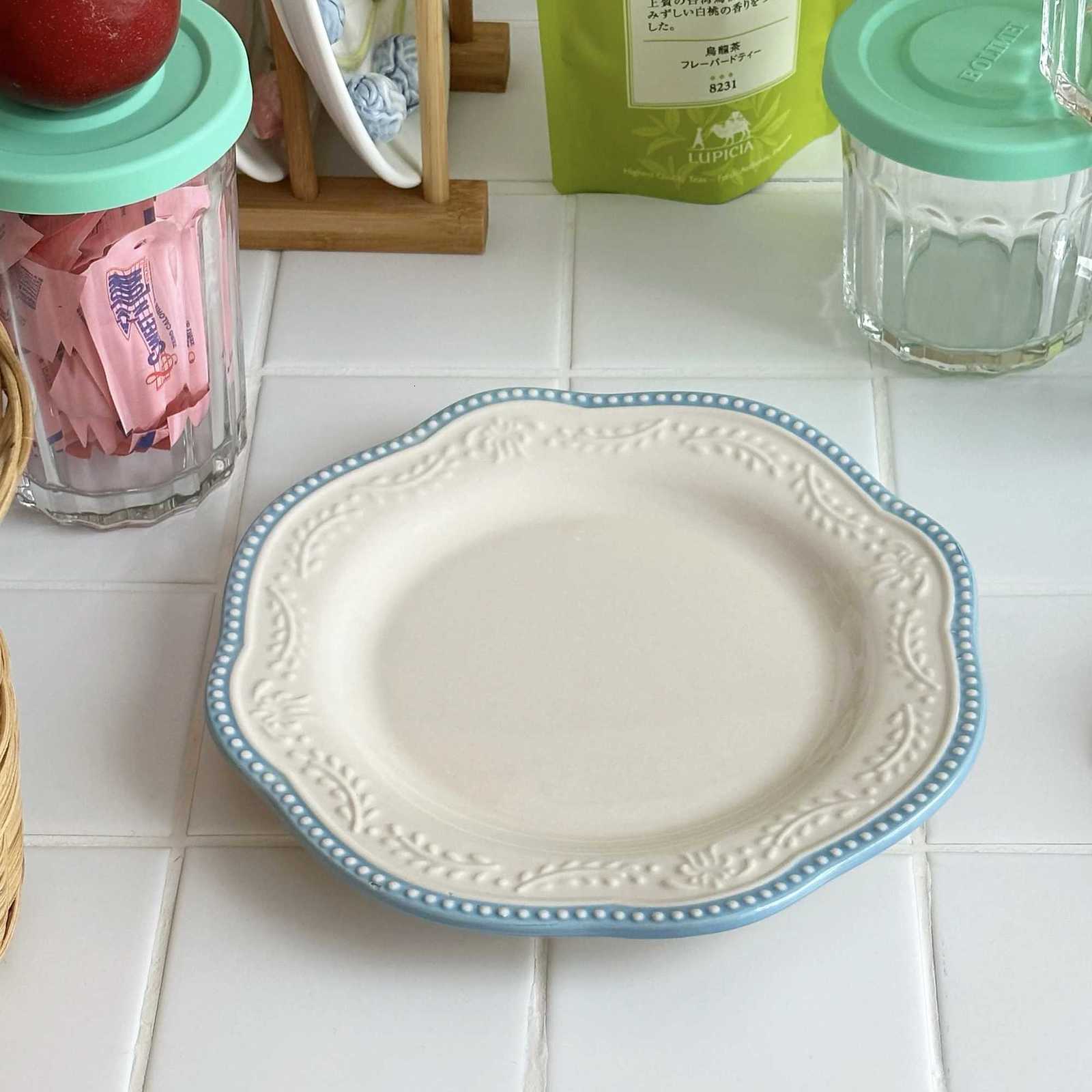 Luxury Korean Style Vintage Lace Breakfast Ceramic Plate Daily Dessert Cake Embossed Salad Plates Household High Quality Pasta Plates Y251129