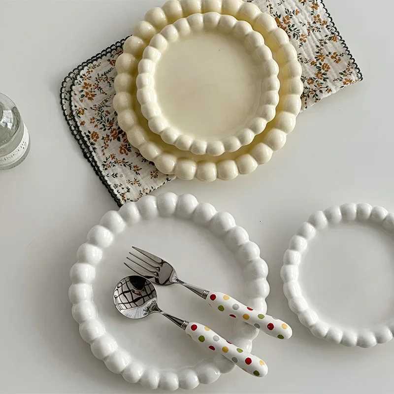 Luxury White/w Beads Ceramic Plate Round Tableware Main Dish Western Food Decorative Plate Kitchen Utensils Cake Decorative Tray Y251129