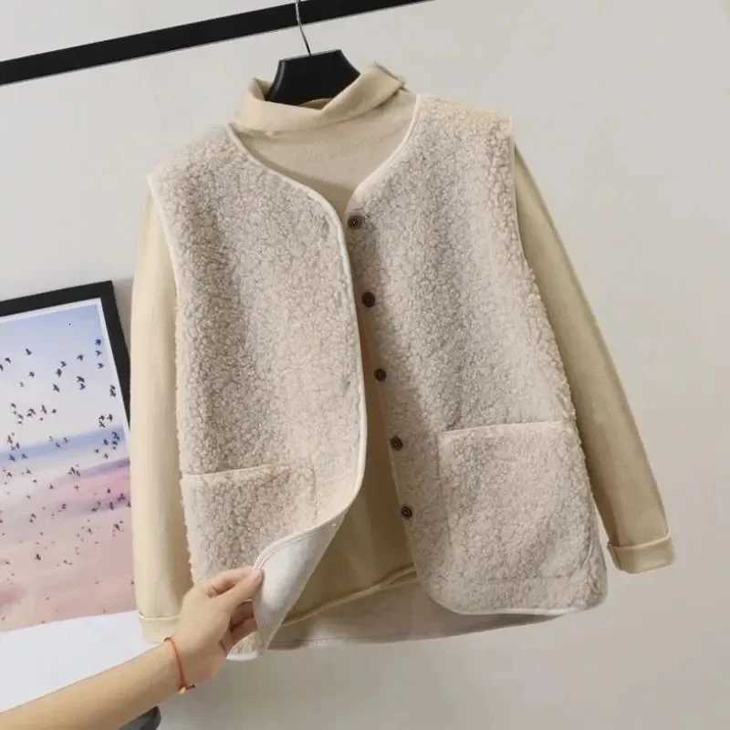 Lambs Fleece Vests Jacket New Spring Autumn Women Button Waistcoat Winter Warm Fleece Sleeveless Outwear FemaleT251129
