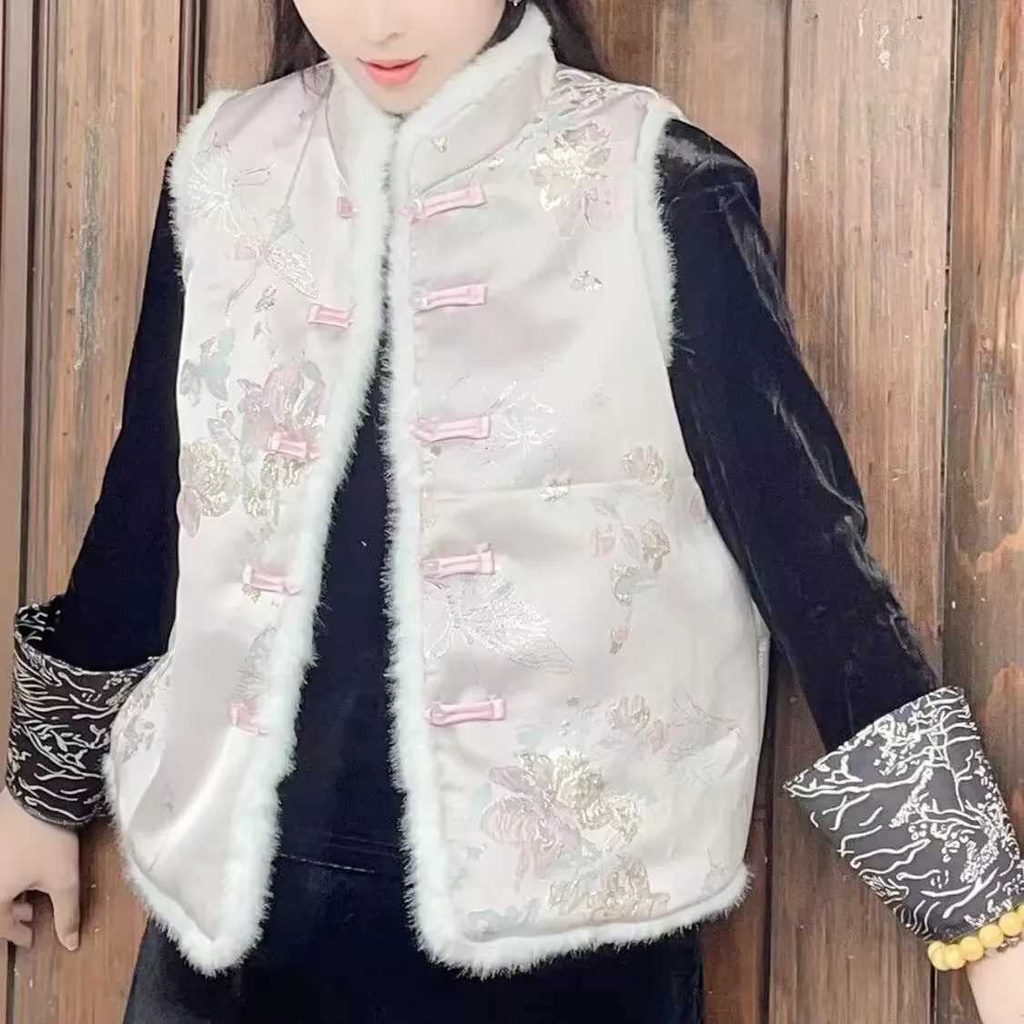 Chinese Embroidered Waistcoat for Women Female Vintage Vest Cotton-Padded Delicate Lady New Autumn Winter 2024T251129