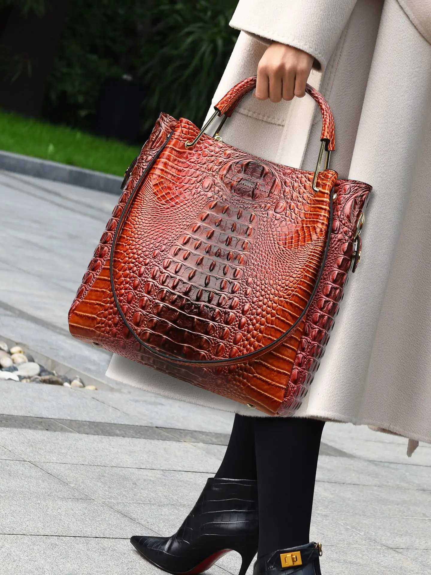 Fashion Crocodile pattern Luxury Shoulder Bags New in chain Leather Handbag Trendy Popular Wild Versatile Crossbody Bags Women K251128