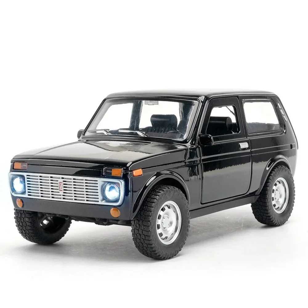 118 LADA NIVA Classic Car Model Alloy Car Diecasts Metal Toy Vehicles Car Model Simulation Sound and Light Collection Gift Boys J251129