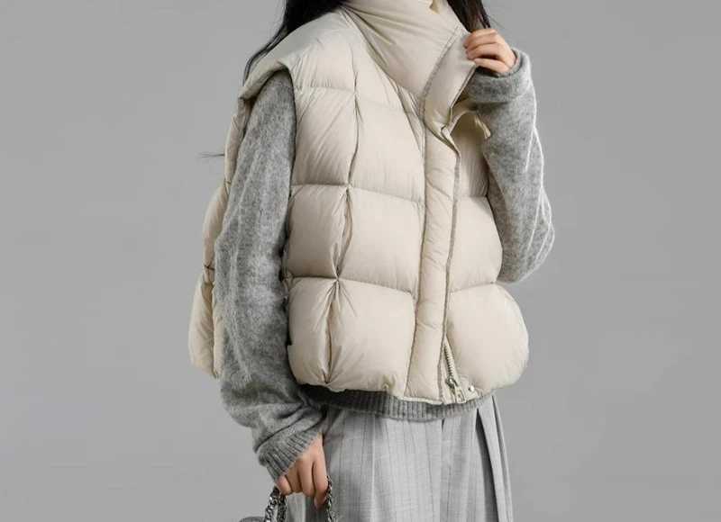 Winter 2025 Short Stand Up Collar Thickened Down Vest for Women Wearing Casual Warm Bread VestT251129