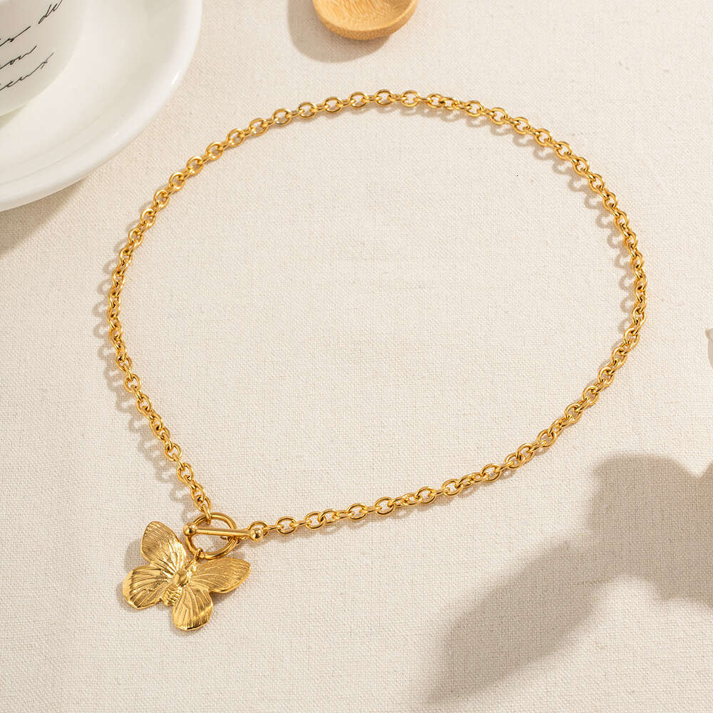 Fashionable Advanced Gold Plated Pendant Jewelry, Light , Small and Popular Butterfly Necklace New Product