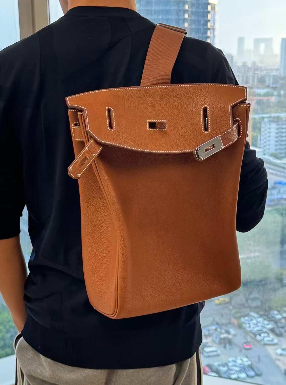 100% Real Leather Crossbody Bag Men And Women Soft Cow Skin Messenger Bag Large Chest Packs Luxury Designer Purses And Handbag Shoulder Bag Unisex Travel Backpack 3473