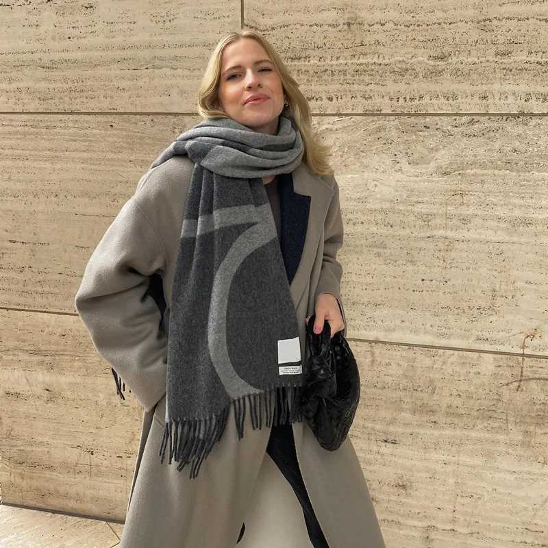 2025SS 100 wool scarf for women luxury brand winter thick warm neck scarves monogram high quality ladies fashion cashmere shawlJ251129