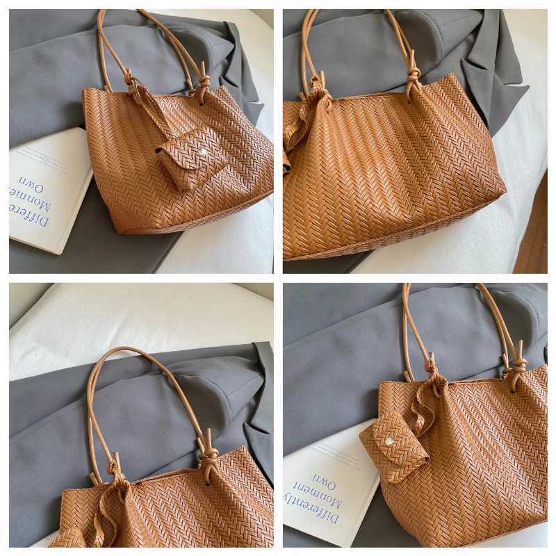 Woven PU Leather Shoulder Bag with Purse Luxury Shoulder Bag Trendy Tote Handbag Large Capacity Commute Bags for Women K251128