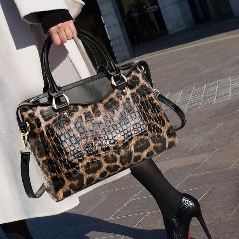 Aidrani Classic Leopard Pattern Genuine Leather Womens Bag Large Capacity Womens Handbag Cowhide One Shoulder Crossbody Bag K251128