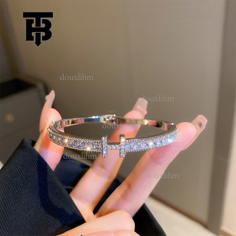 TB BHULAMTE Designer Luxury All Diamond Women's Bracelet Micro Inlaid Zirconia Flower Fashion Trend Personality High End Sense Bracelet Elegant V