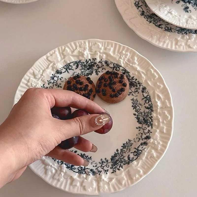 Luxury French Style Ceramic Plate Household 8 Inch Vintage Rantic Grapevine Dessert Dish New Aesthetic Afternoon Tea Tableware Y251129