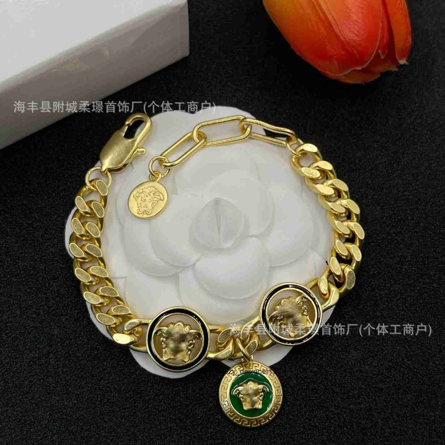 designer charm bracelets luxury jewelry for men women gold silver woman new bracelet beauty head medusa unique vintage style versatile fash versacely versace2 UU4B