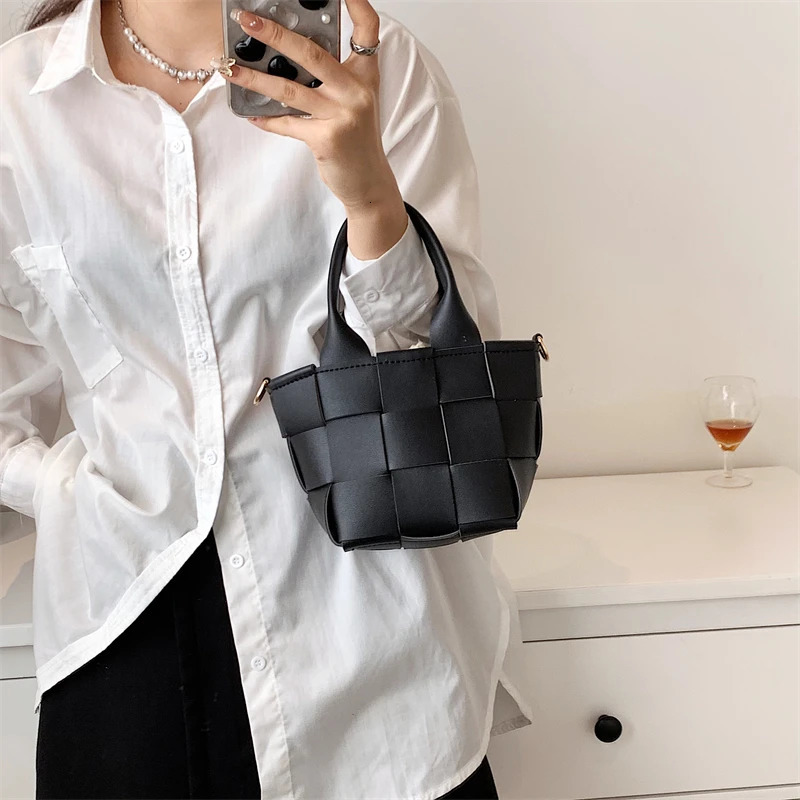 Womens Cross Bag Summer Handbag Solid Color Leather Drawstring Bucket Bag Monedero 250427