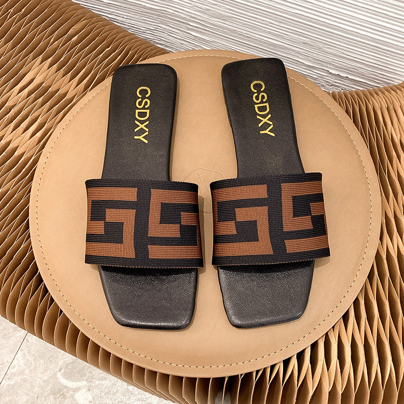 Free shipping designer's new summer collection of European and American fashion flat slippers with a one-shoulder elastic band for casual home we