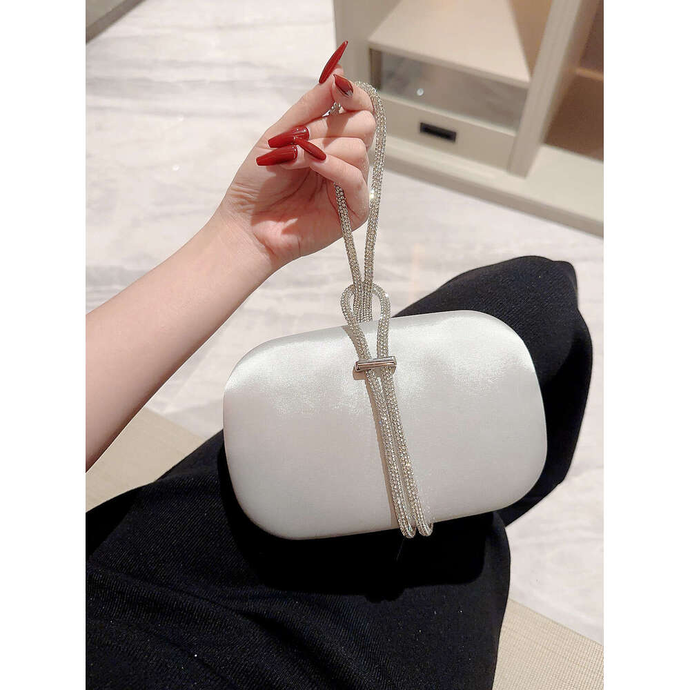 Dinner Bag Banquet Bag High End Rhinestone Decorative Chain Carrying Bag Banquet Handbag With Formal Dress KQ