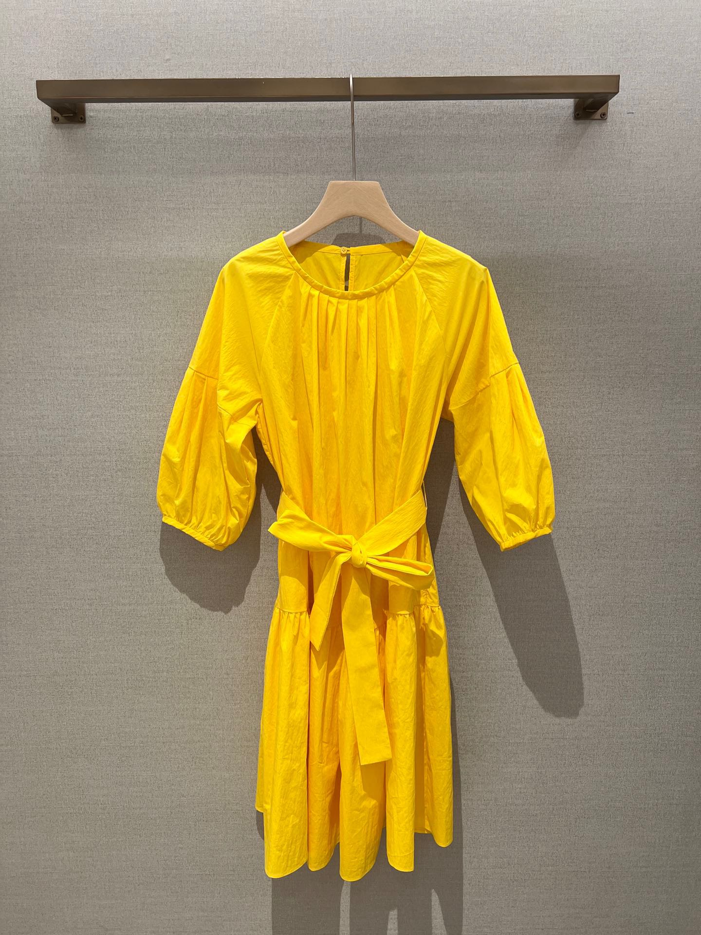 M 2025 5Round neck cotton ruffled bubble sleeve dress Fashion Week Show Customized Fashion Tailored clothing womens Fashion Paris.M368
