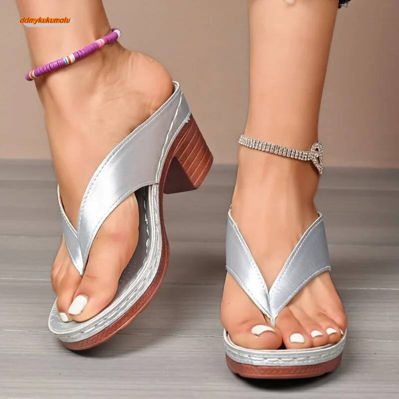 Quality Summer Fashion New Solid Color Open Toe Sandals Women's High Heels Casual Beach Flip Flops ddmykukumalu