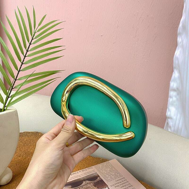 Hot selling metal chain letter box 2025 small square party versatile mobile phone hand-held crossbody bag