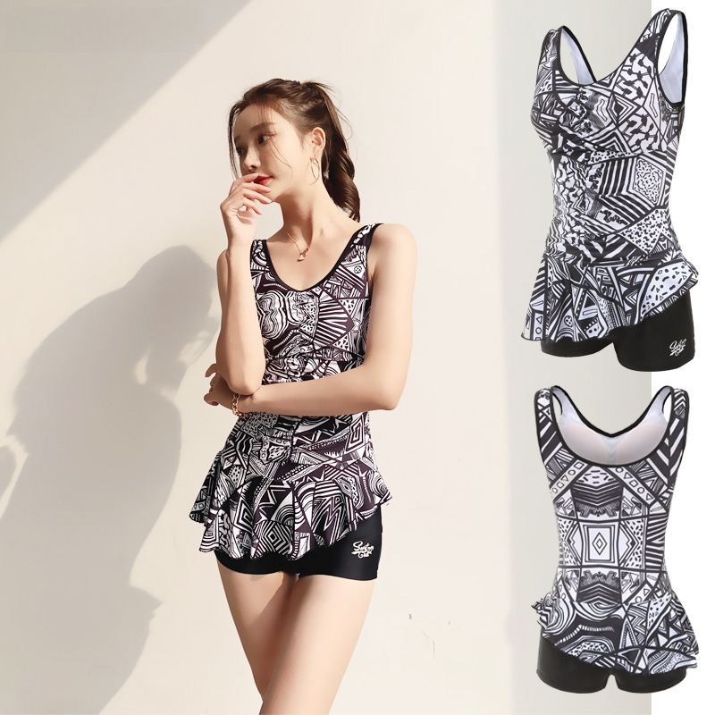 Professional one piece conservative body covering and slimming effect, swimsuit, oversized hot spring women's swimsuit