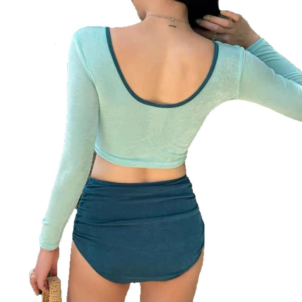 Long sleeved women ins pure desire beach hot spring vacation sunscreen quick drying split bikini swimsuit