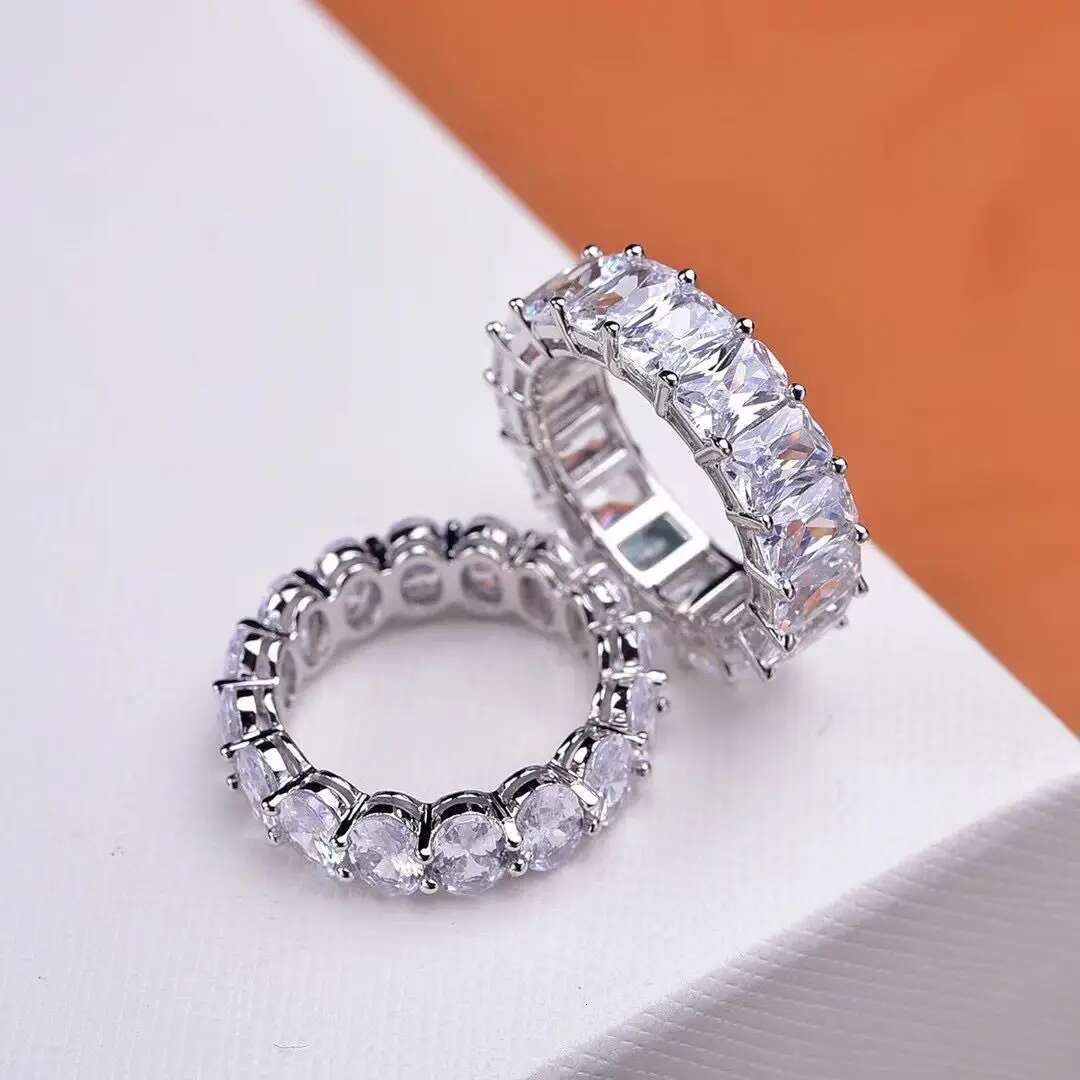 Full Moissanite Diamond Emerald D VVS Ladys Rings 925 Silver Plated White Gold Fine Jewerly Fashion Ring for Women Rings