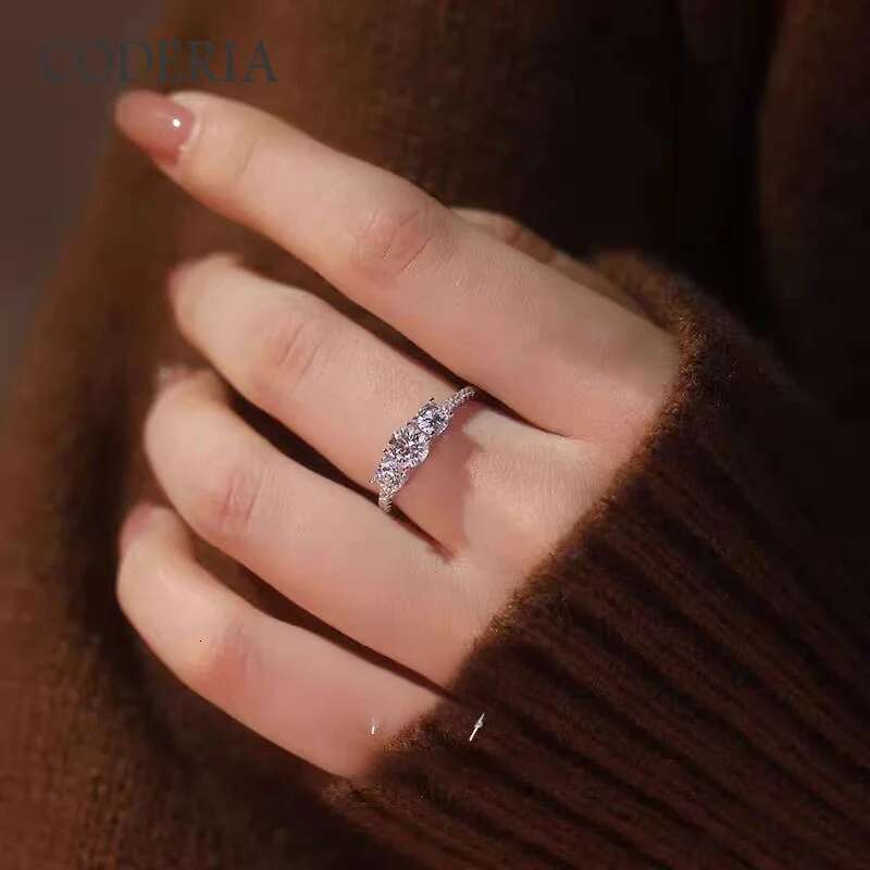 Woman Promise Band 18k White Gold Plated Moissanite Ring Pass Diamond Test Total 1.1 Carats 925 Sterling Silver Rings