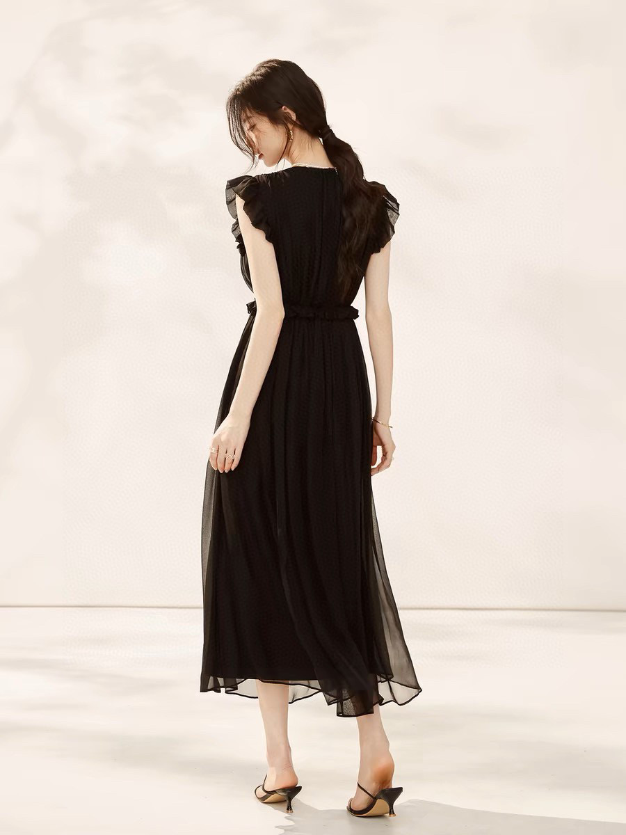 2025 French V-neck dress Fashion Week Show Customized Fashion Tailored clothing womens Fashion Paris.M312