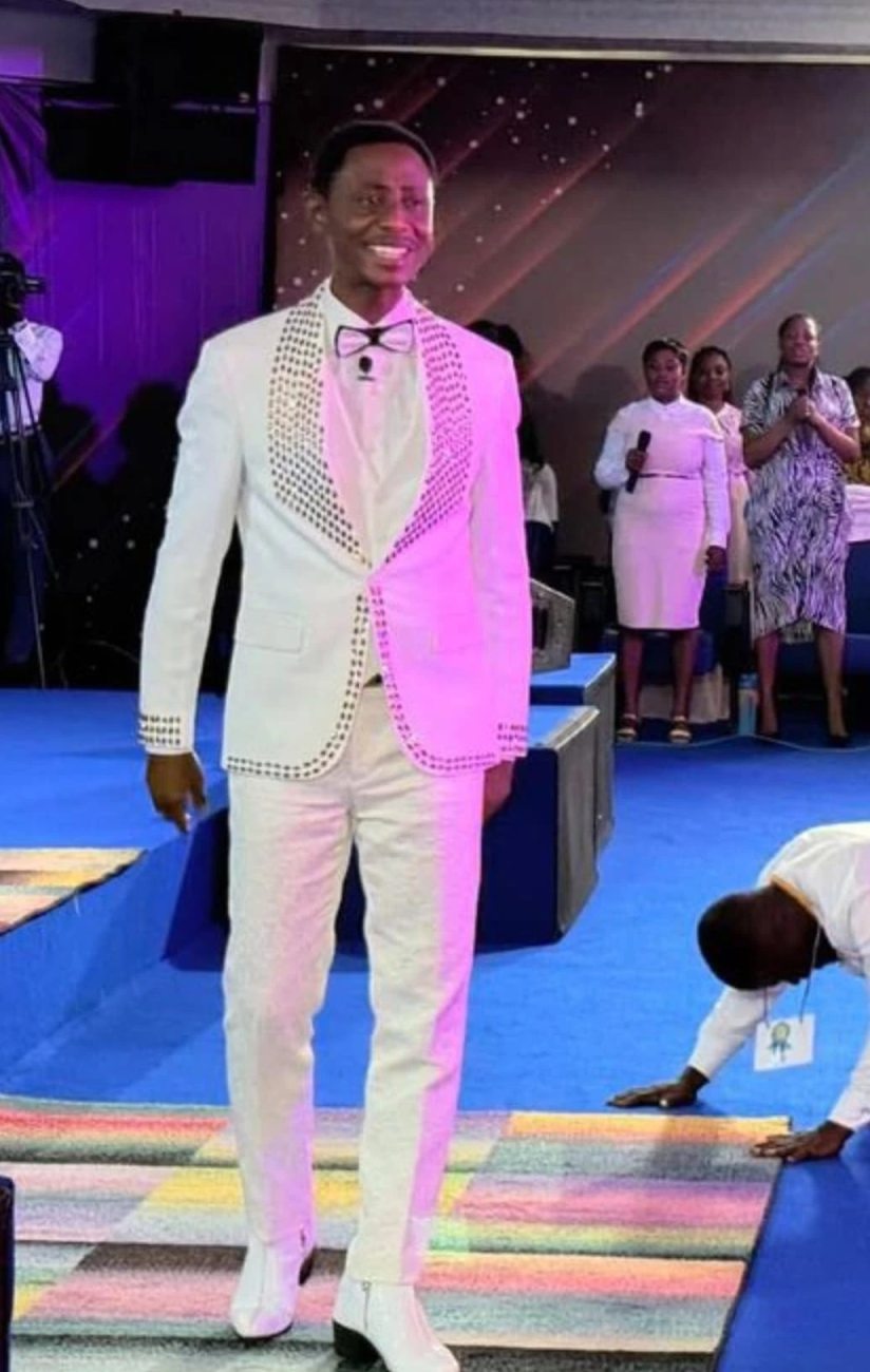 Costume Men Pants Suits Customized Classic Fit Beading Groom Wear Wedding Party Tuxedos 2 Pieces Pants Male Blazer Homme