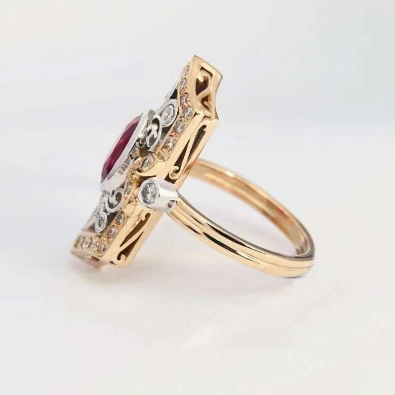 Vintage Electroplated Two Tone Pigeon Blood Ruby European And American Women's Ring