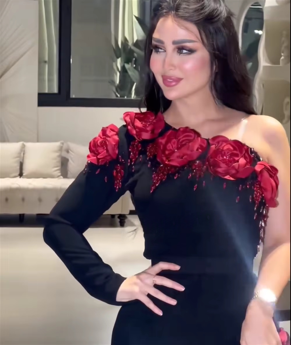 Elegant One Shoulder Red Flowers Prom Dresses Crystals Beaded Long Black Formal Party Gown Arabic Dubai Women Birthday Evening Dress Side Split