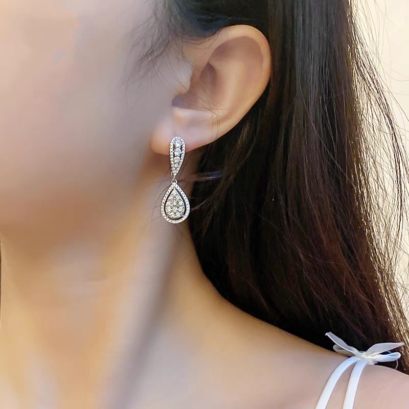 2025 Choucong Brand Dangle Earrings Luxury Jewelry Genuine 100% 925 Sterling Silver Water Drop White Lab Moissanite Diamond Party Elegant Women Weddin