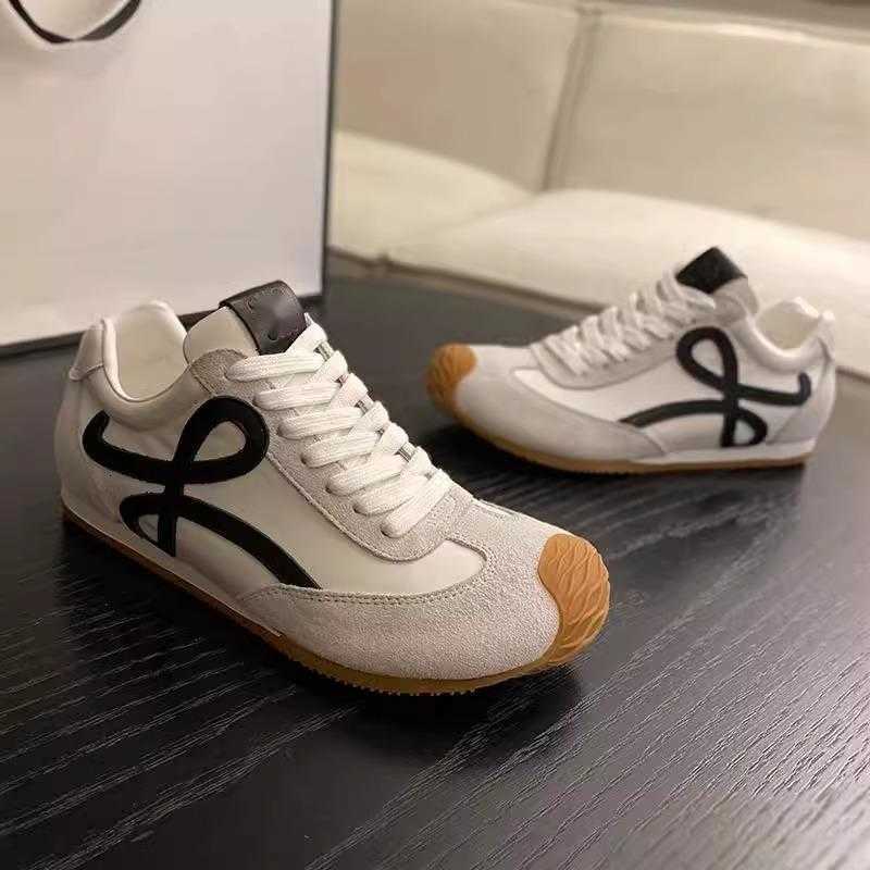 2025 new early spring shoes color blocked flat bottom German training shoes casual lace up fashionable versatile sports shoes