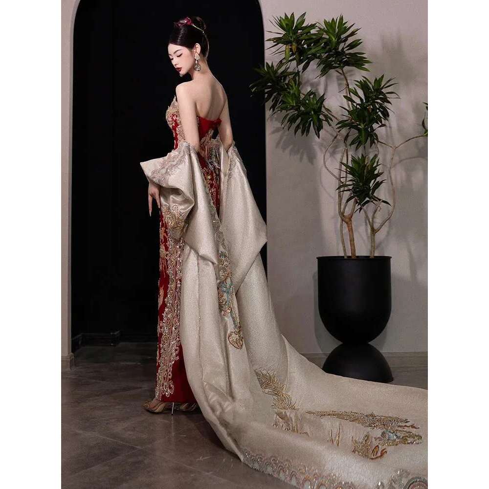 New Chinese Chest Wipe Xiuhe Small Fish Tail Heavy Industry Toasting Longfeng Coat Dress