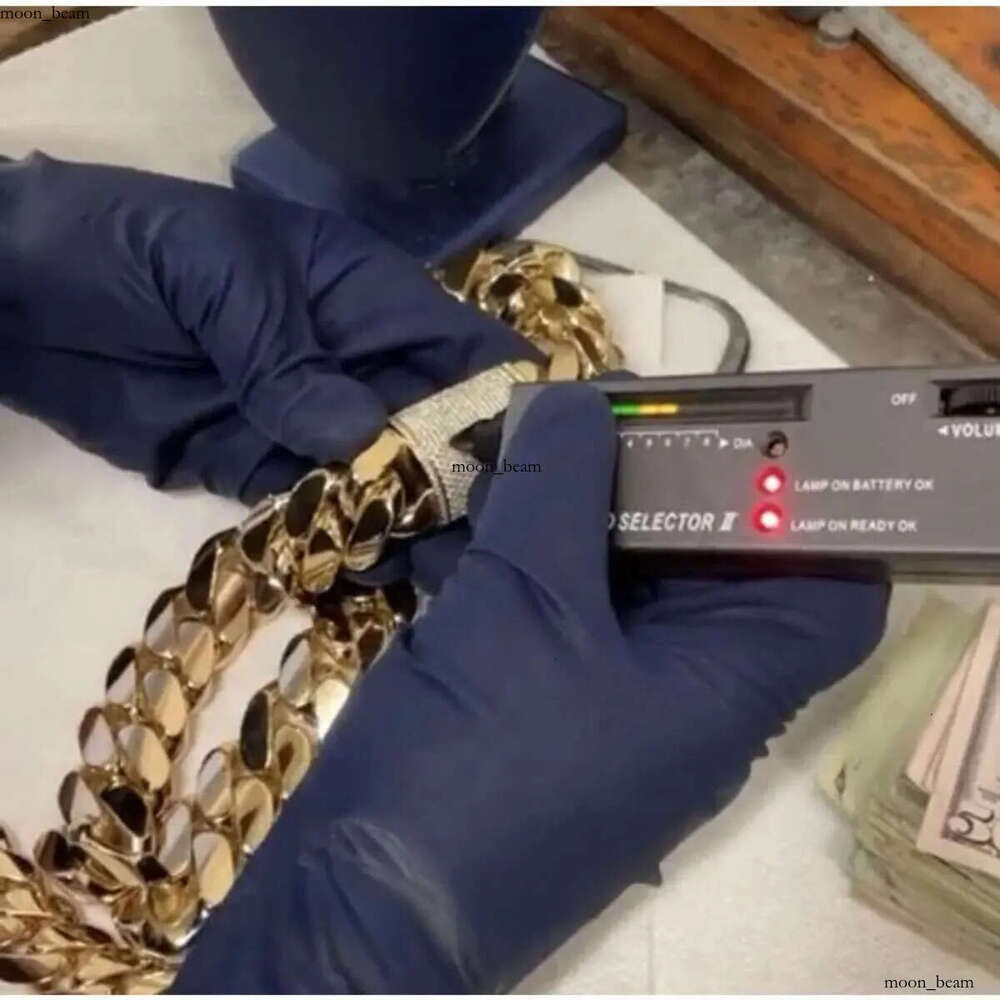 Fine jewelry Pendant Necklaces Choker Custom k Gold 20mm Miami Cuban Chain Necklace