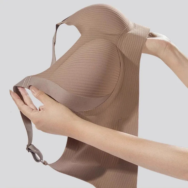 Womens seamless underwear thin large chest small no wires pull up and anti sagging 250430