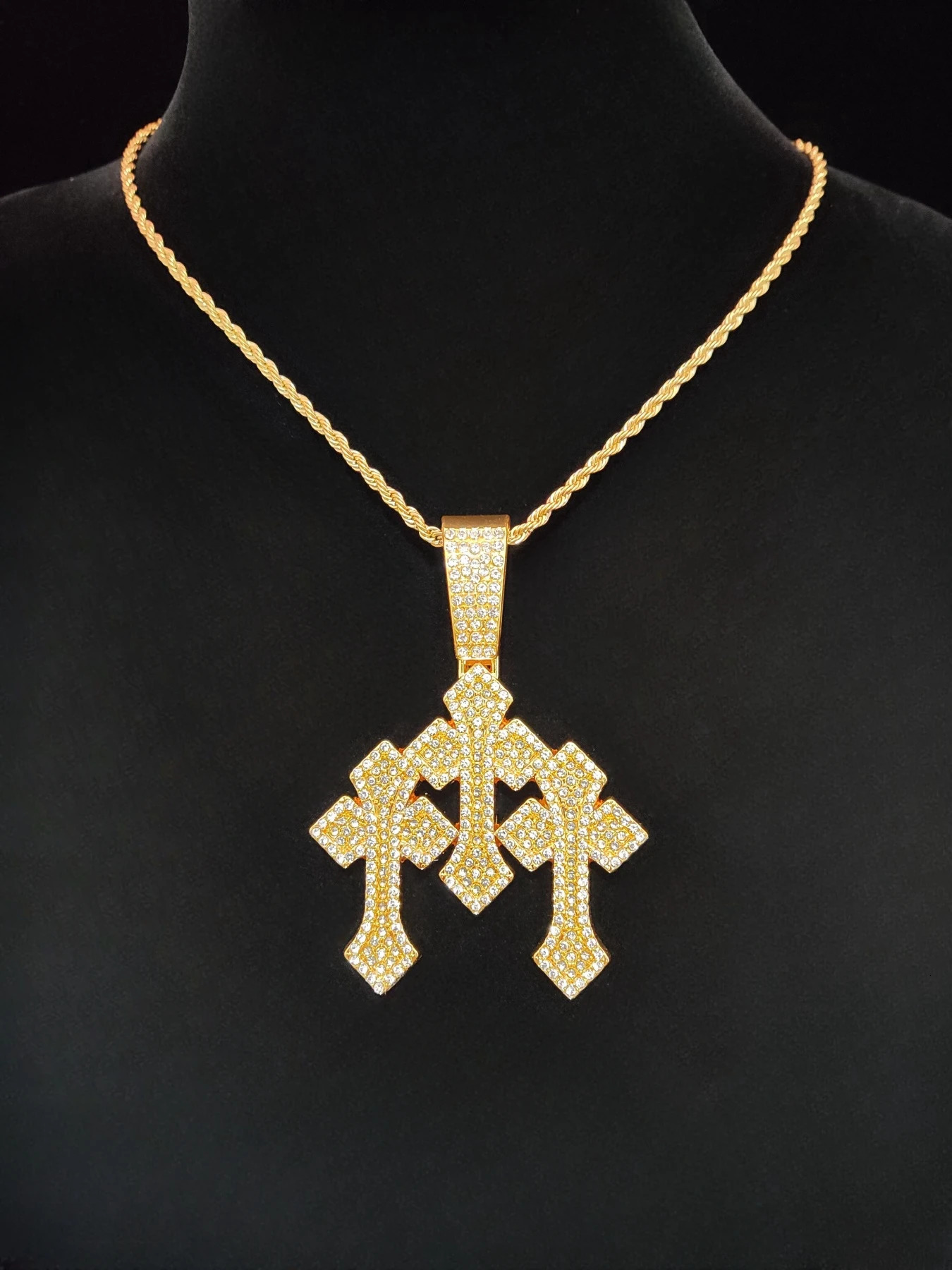 Arrived Hip Hop Cross Pendant Necklace Men Women Chain Iced Out Bling Cuban Necklaces HipHop Jewelry Fashion Gift 250428