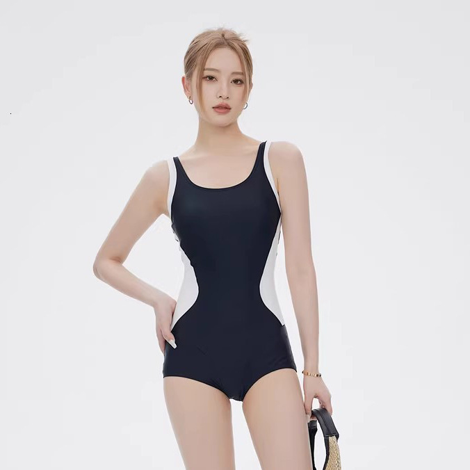 Nylon women, quick drying one-piece, conservative flat angle, belly covering, slimming effect, hot spring vacation, racing professional swimsuit for w