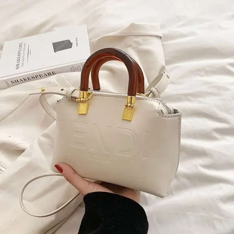 2025 New Cross-Border Women's Pillow Tote Bag Large Capacity Trendy Convertible Shoulder Crossbody Purse Niche Design