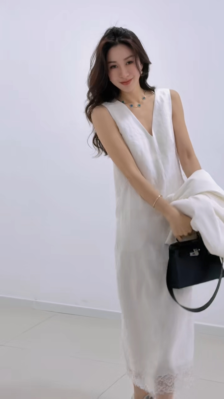 2025 Linen V-neck patchwork lace sleeveless dress Fashion Week Show Customized Fashion Tailored clothing womens Fashion Paris.M327