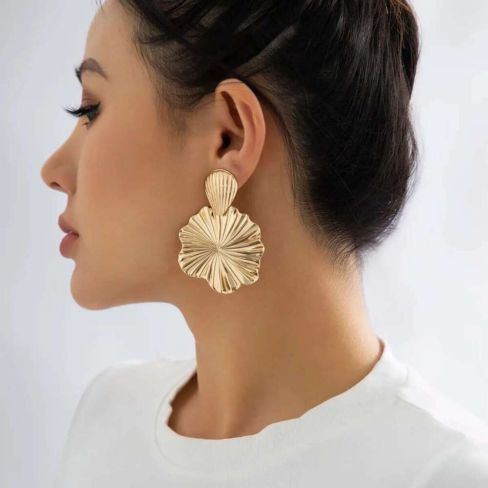 Trendy Geometric Lotus Leaf Shape Pendant Drop For Women Gold Color Hanging Earrings Ladies Jewelry Wedding Party Gift