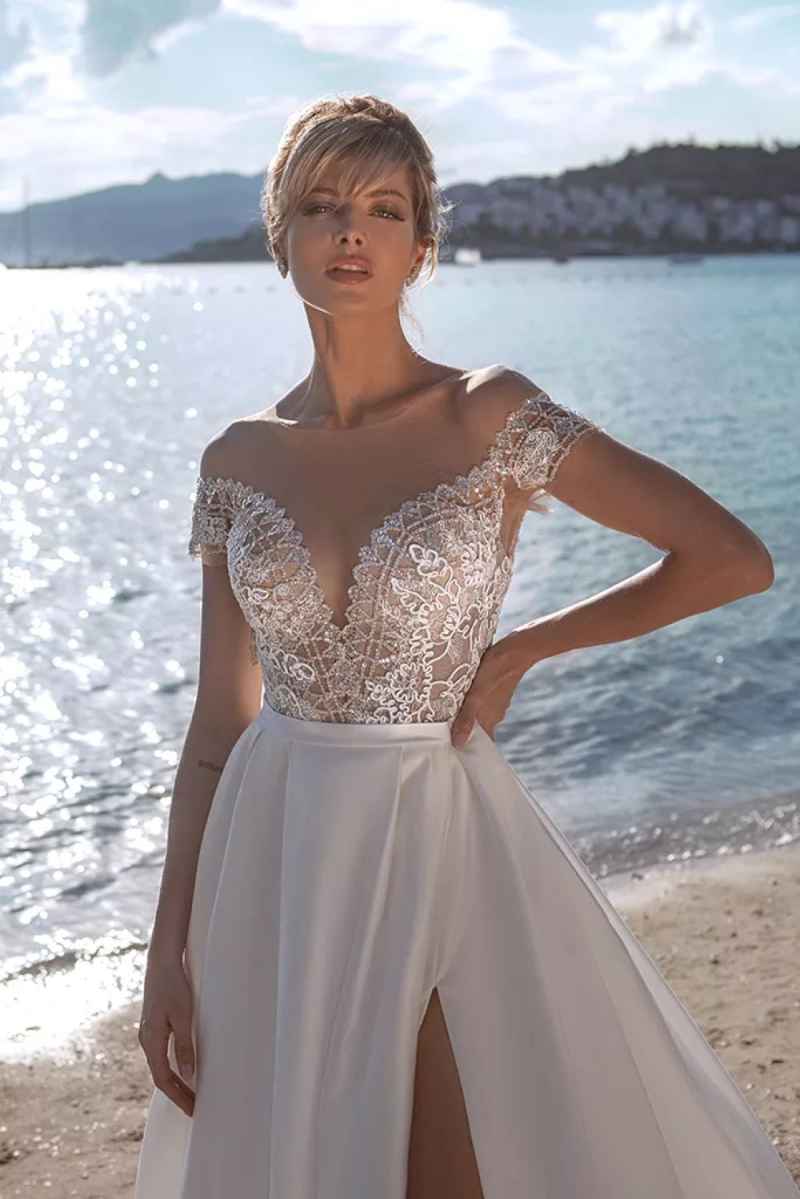 Bohemia Wedding Dress Sheer Neck Lace Appliques A Line Bridal Gowns Customized Beach Side Split Backless Bride Dresses