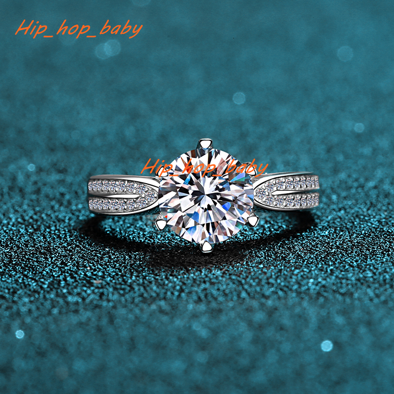 Hot Sales Brilliant Cut Silver Plated Platinum Vvs Moissanite Circular 1.0ct Engagement Diamond 925 Silver Ring