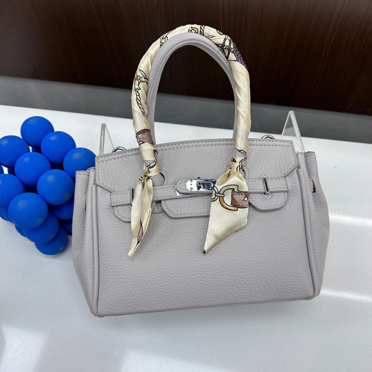 Elegant Platinum Kelly-Inspired Tote: Ideal Travel Companion for Fall-Winter Outfits Designer bag